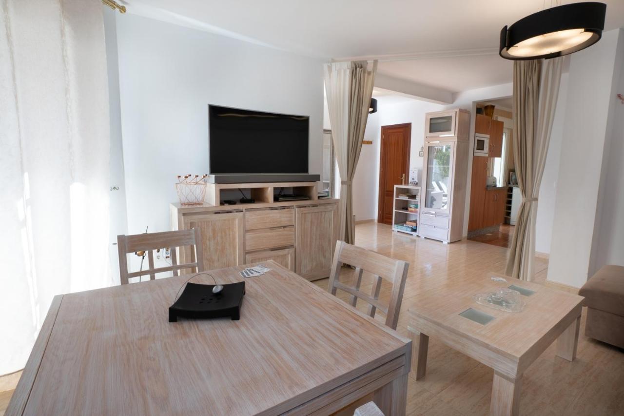 Marina Bella 1F Menyber Apartment เนร์คา ภายนอก รูปภาพ