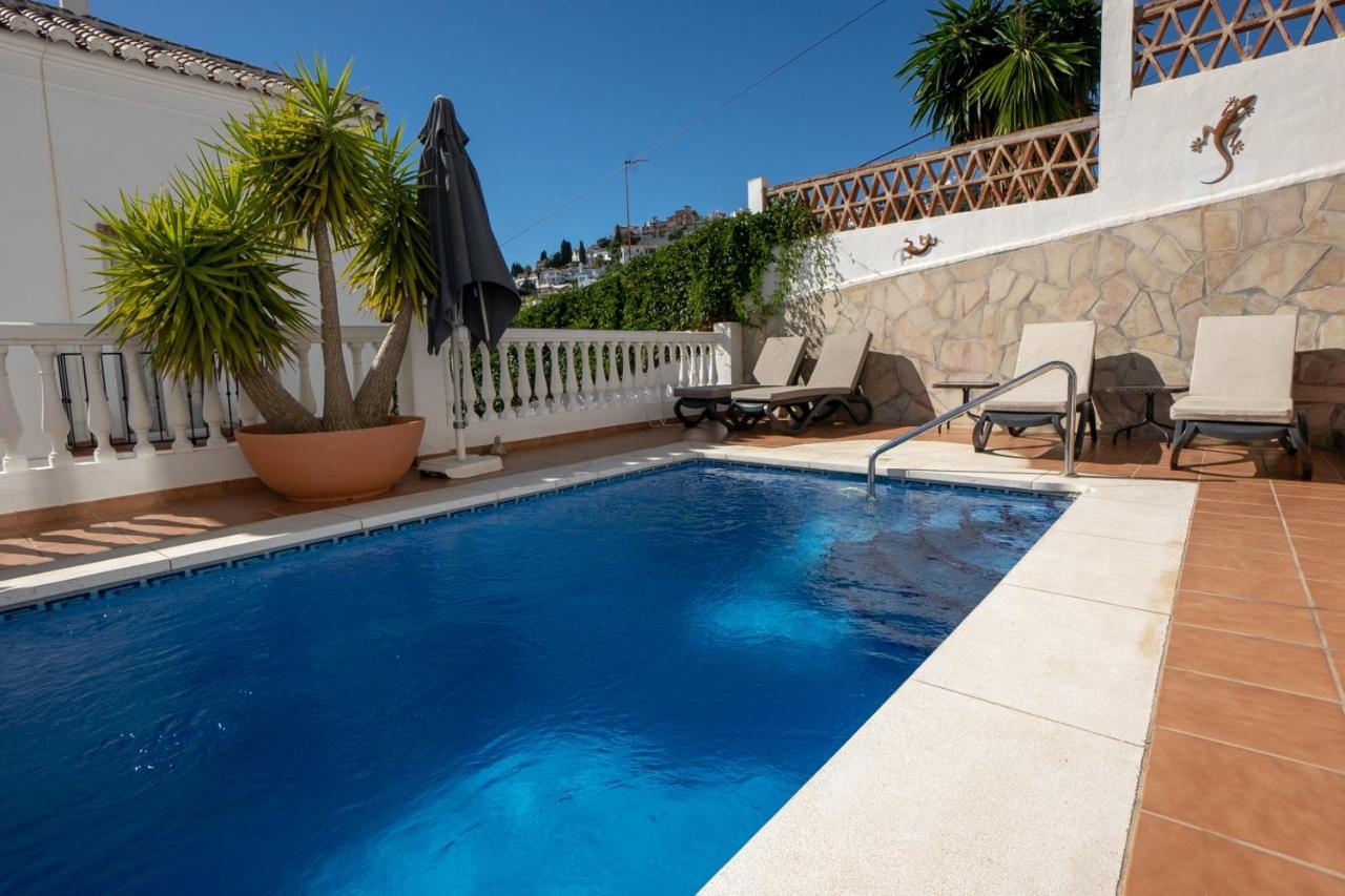 Marina Bella 1F Menyber Apartment เนร์คา ภายนอก รูปภาพ