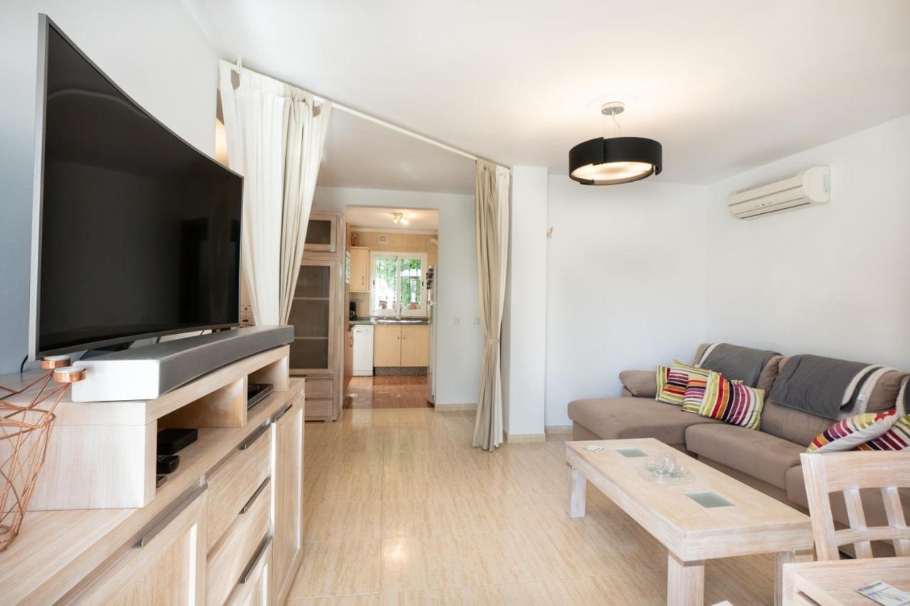 Marina Bella 1F Menyber Apartment เนร์คา ภายนอก รูปภาพ